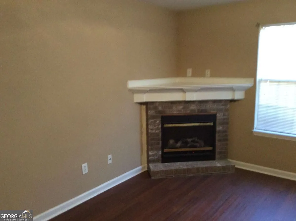 2 bed, 2.5 bath, $1,425 — Photo 3