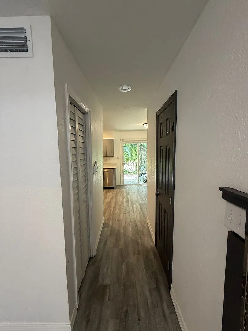 Newly renovated 1 Bedroom/1.5 Bath Townhome in central Orlando. — Photo 4