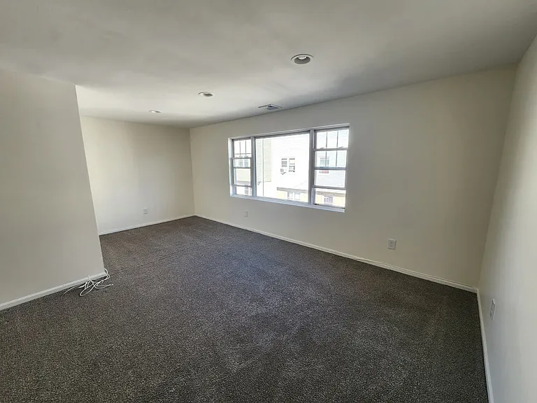 507 New Castle Rd #2 — Photo 3