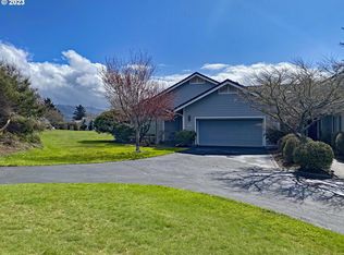 101 Schooner Bay Dr, Brookings, OR 97415