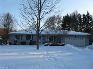 1565 Rose Hedge Dr, Youngstown, OH