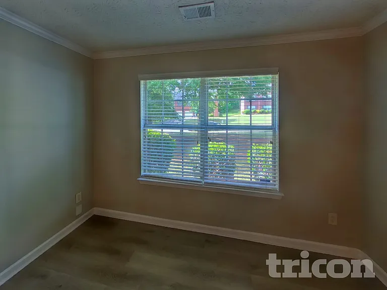 800 Hannah Ct — Photo 18