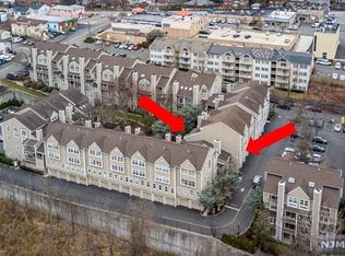 537 Windsor Dr #309, Palisades Park, NJ 07650