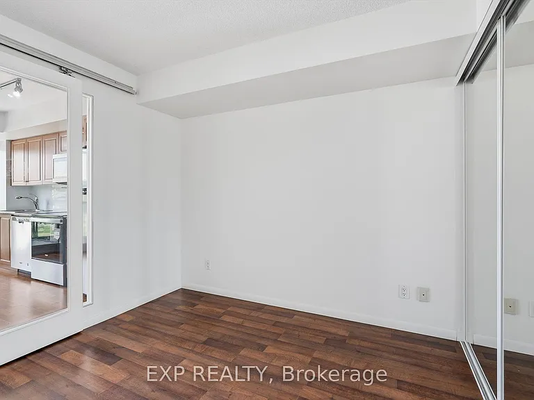 209 Fort York Blvd #667 — Photo 17