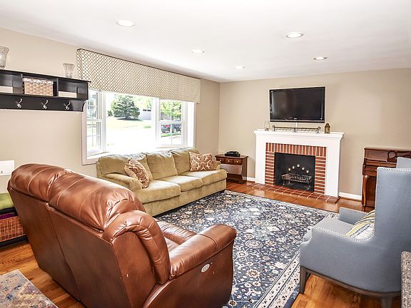 2nd image of 1242 Meriweather Ave
