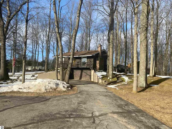 6400 Boone Rd, Traverse City, MI 49685