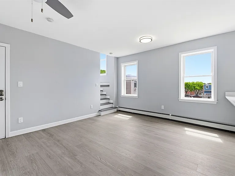250-252 Main St #3R — Photo 9