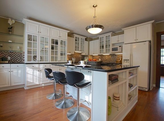2nd image of 619-621 Hale St #4