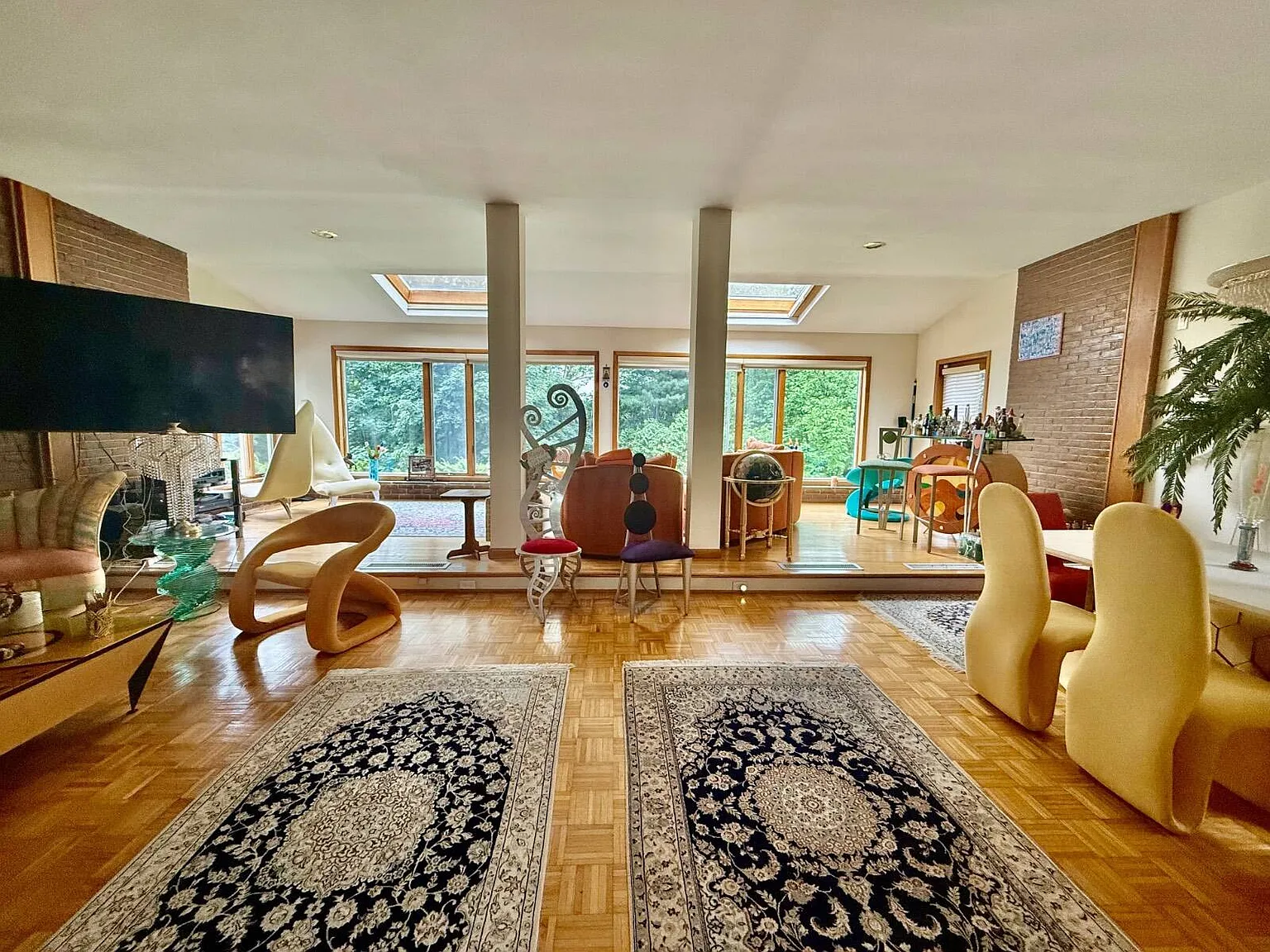 4 bed, 3.0 bath, $7,500 — Photo 2