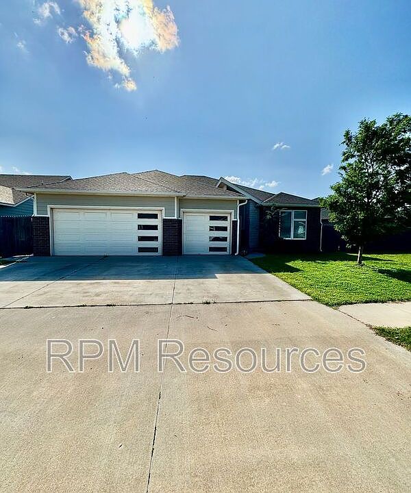 1st image of 2013 Sara Vista Dr