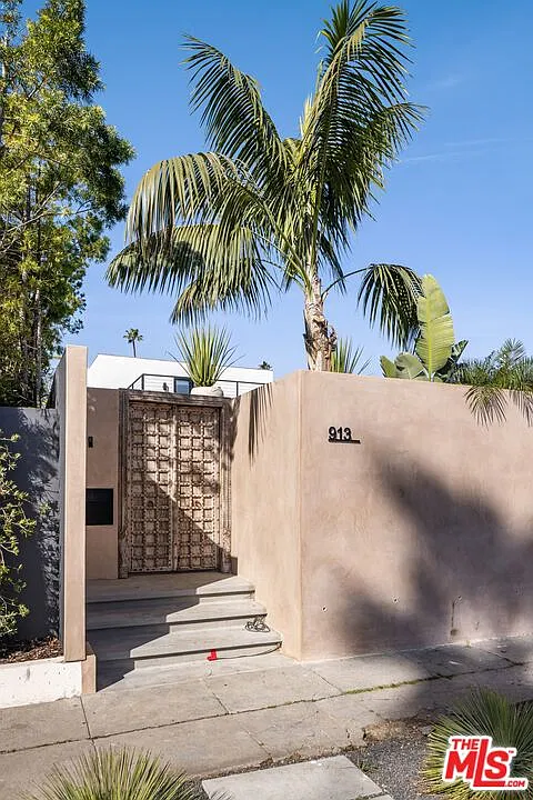 3 bed, 3.0 bath, 2491 sqft, $20,000 — Photo 3