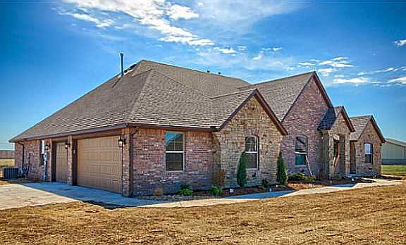 3rd image of 468 Stephany Dr