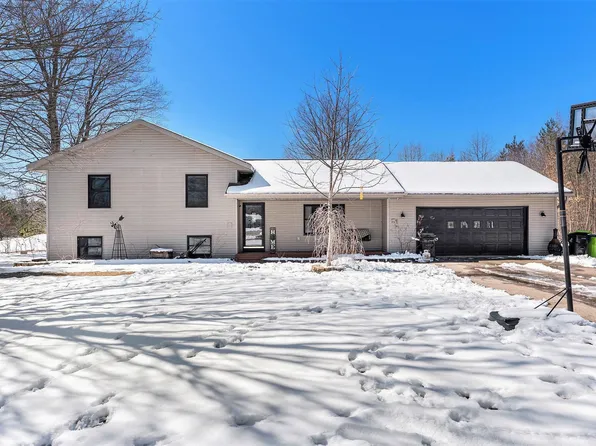 3134 Azalea Dr, Interlochen, MI 49643