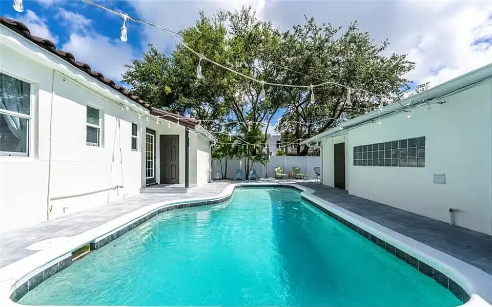 3 bed, 1500 sqft, $3,200 — Photo 2