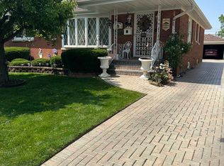 752 E 163rd Pl, South Holland, IL