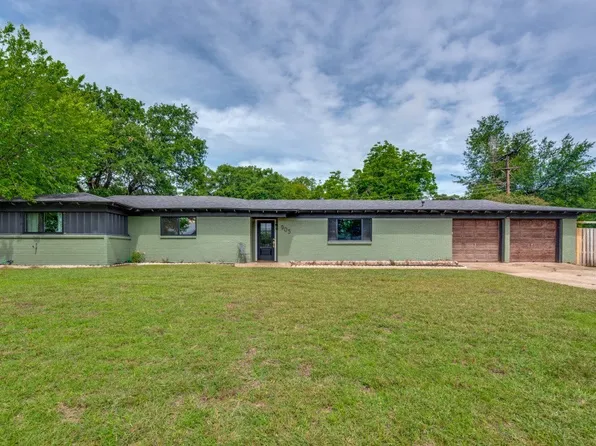 905 Hurstview Dr, Hurst, TX 76053