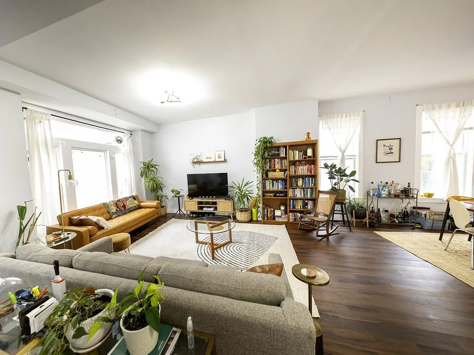 930 N Richmond St #1R