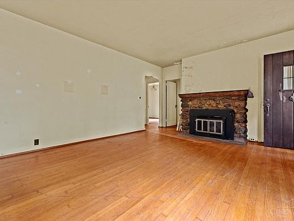 4th image of 615 Myrtle Ave