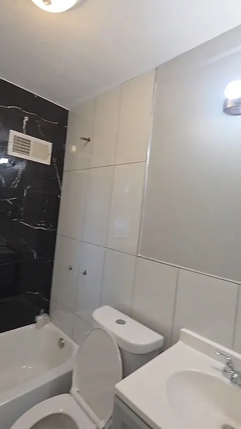 3 bed, $2,200 — Photo 1