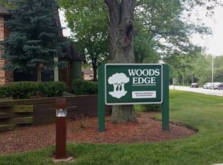 11139 East Rd APT D, Palos Hills, IL 60465