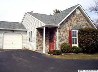 18 Ivy Ridge Close, Freehold, NJ 07728