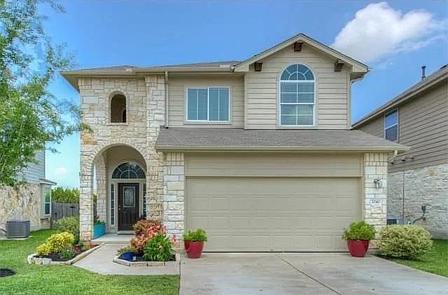 1st image of 2040 Nestlewood Dr