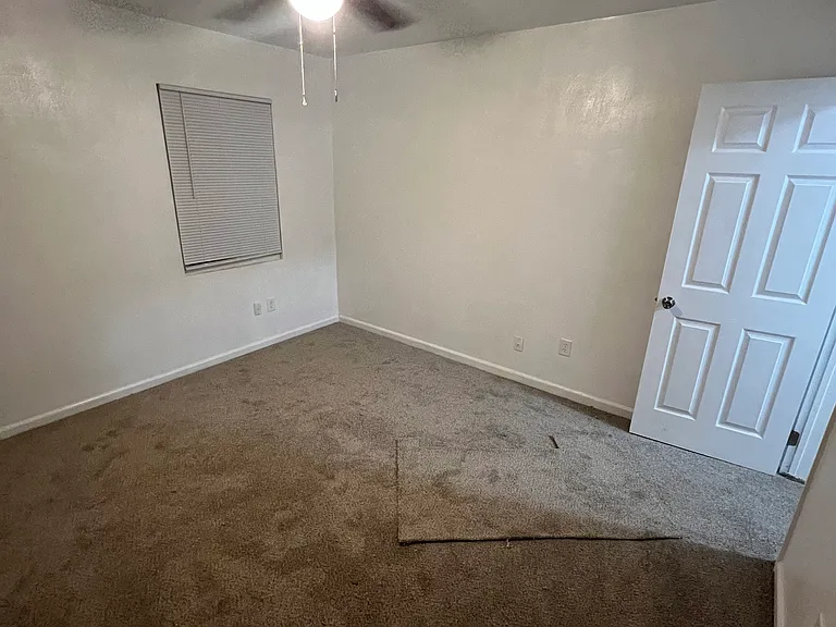 101 Butts Ln — Photo 8