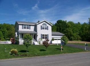 908 Ridgeview Cir, Castleton, NY 12033
