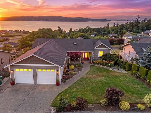 3rd image of 784 Gladstone Drive