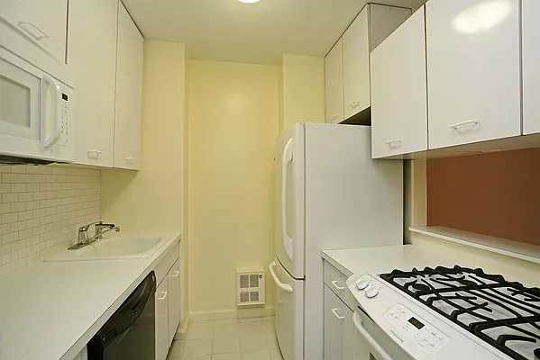 Rented by Corcoran | media 26