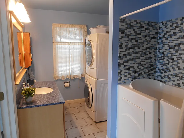 450 Grange Hall Rd — Photo 4