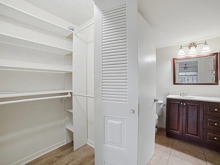 1041 Coral Club Dr #1041 — Photo 17