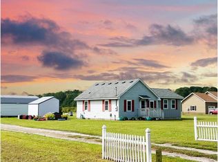 718 Aydlett Rd, Aydlett, NC 27916