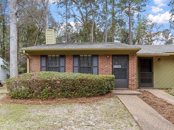 3rd image of 2206 Victory Garden Ln