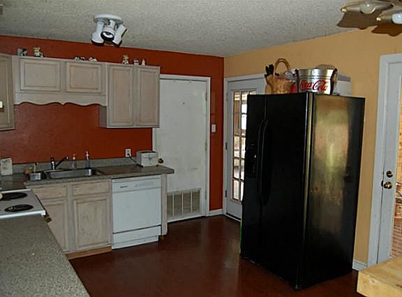 4th image of 1191 Central Ave