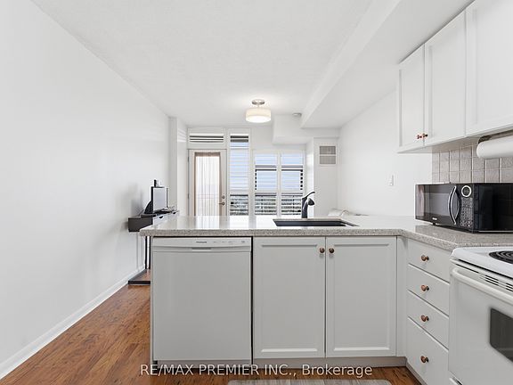 2nd image of 2464 Weston Rd #815