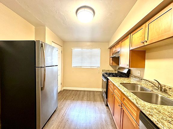 4th image of 3805 E 5th St APT 6