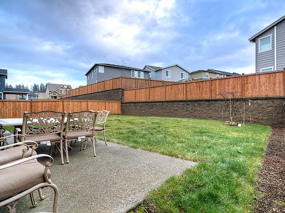 4th image of 18816 Greenwood Pl E