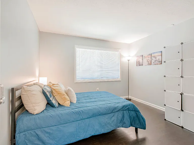 Sahara Dr SW — Photo 2
