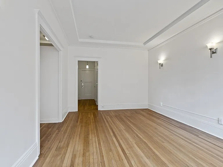 The Langham Apartments — Photo 27