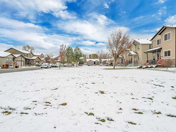 3rd image of 3677 S Lincoln Dr E