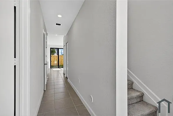 4 bed, 1436 sqft, $3,350 — Photo 2