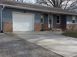 515 Hawthorne St, Smithville, MO 64089