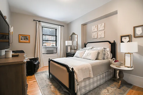 Rented by Douglas Elliman | media 6