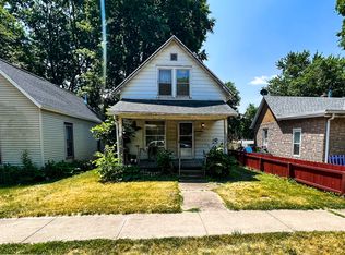 305 1/2 W Eureka St, Champaign, IL