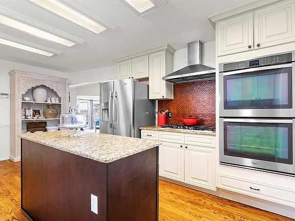 2nd image of 9437 Loma Vista Dr