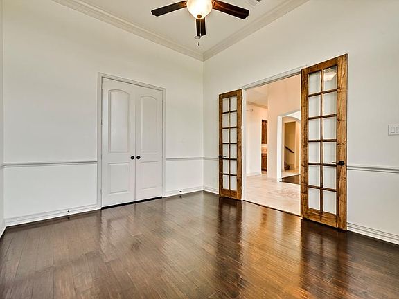 4th image of 2610 Mason Ln