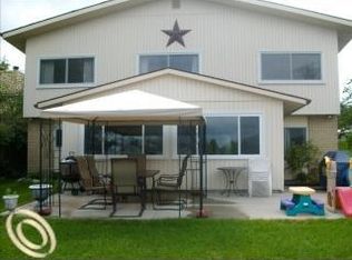 611 Pointe Dr, Oxford, MI 48371