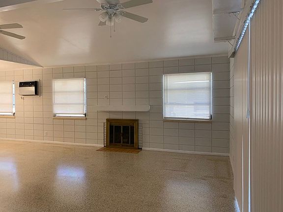 2nd image of 517 Manatee Ct #517B