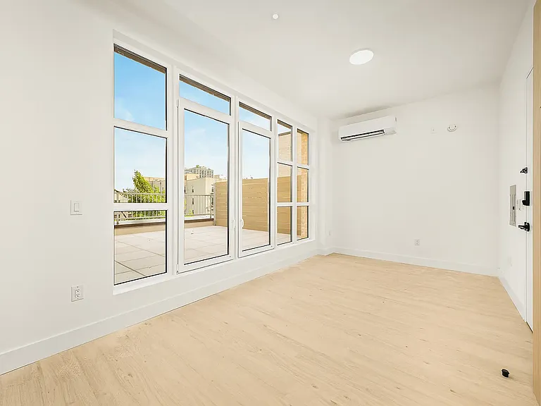 733 Lincoln Pl #4506 — Photo 3
